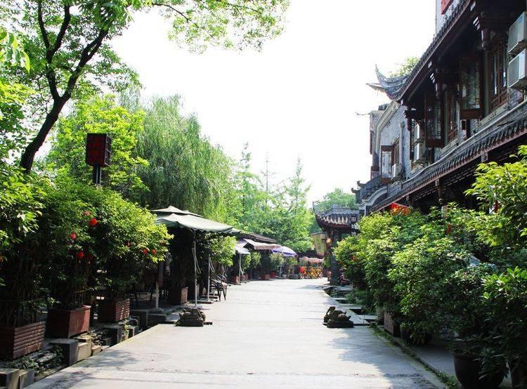 逃出郊外露营地